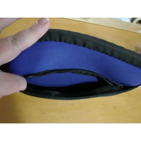 Travelocity Neoprene Padded Tablet Carrying Case - Picture 7 of 11